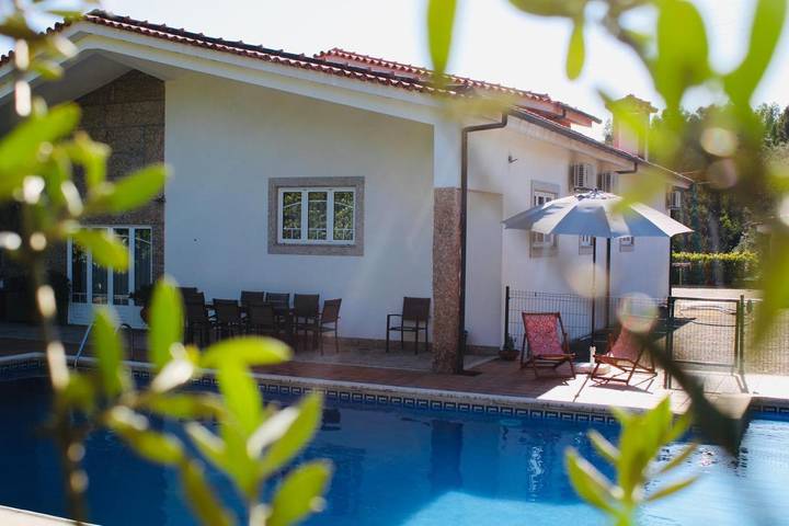 Gîte pour 7 personnes, avec jacuzzi ainsi que jardin et piscine à Fafe - 2