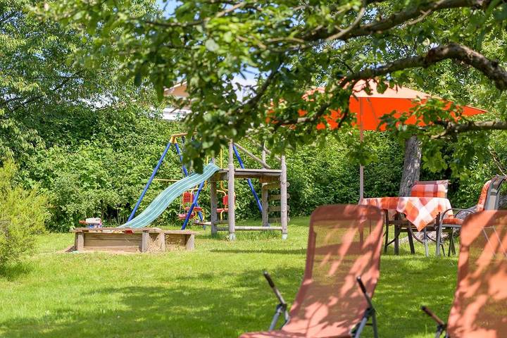 Ferienwohnung für 2 Personen, mit Garten und Sauna sowie Balkon - 1
