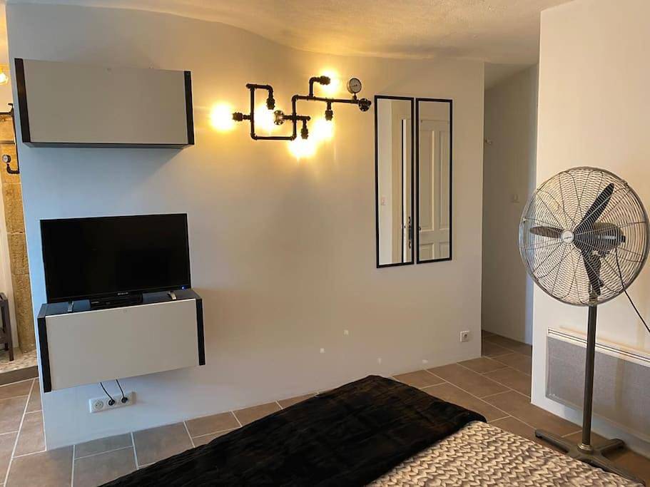 Appartement entier, One-Bedroom Apartment in Cairanne, Vaucluse