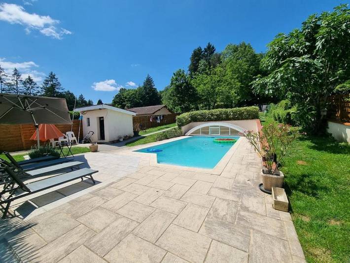 Location de vacances pour 10 personnes, avec piscine et terrasse à Châtillon-la-Palud