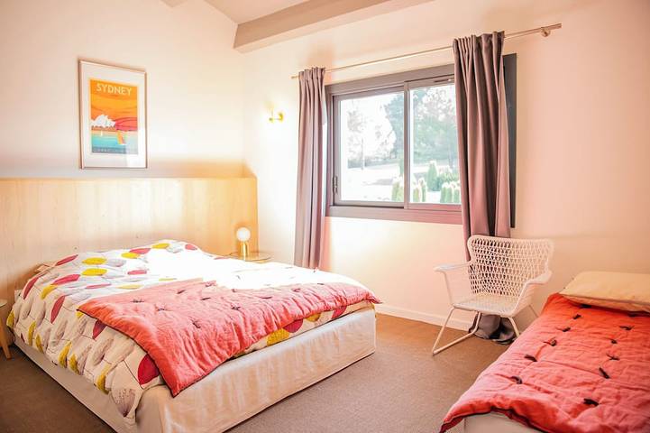 Location de vacances pour 8 personnes, avec jardin ainsi que piscine et terrasse à Uchaux - 2