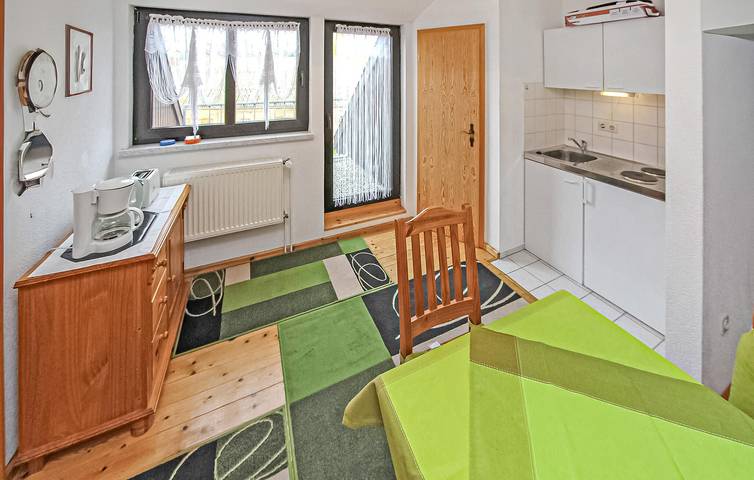 Ganze Ferienwohnung, Appartement am Strand mit Terrasse und Parkplatz in Userin, Mecklenburg-Strelitz