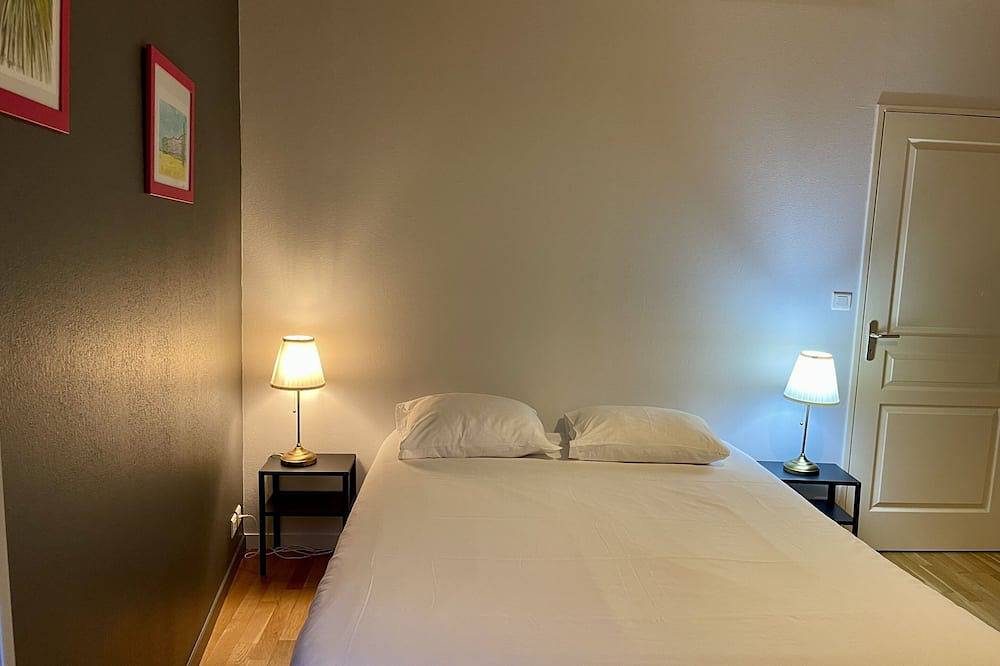 Apartamento entero, Le Coche d'Eau-Apartamento-Moderno-Baño en la habitacion-Vista a la Ciudad in Auxerre, Auxerre region