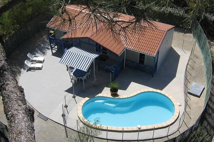 Ferienhaus für 8 Personen, mit Garten und Whirlpool sowie Terrasse, mit Haustier