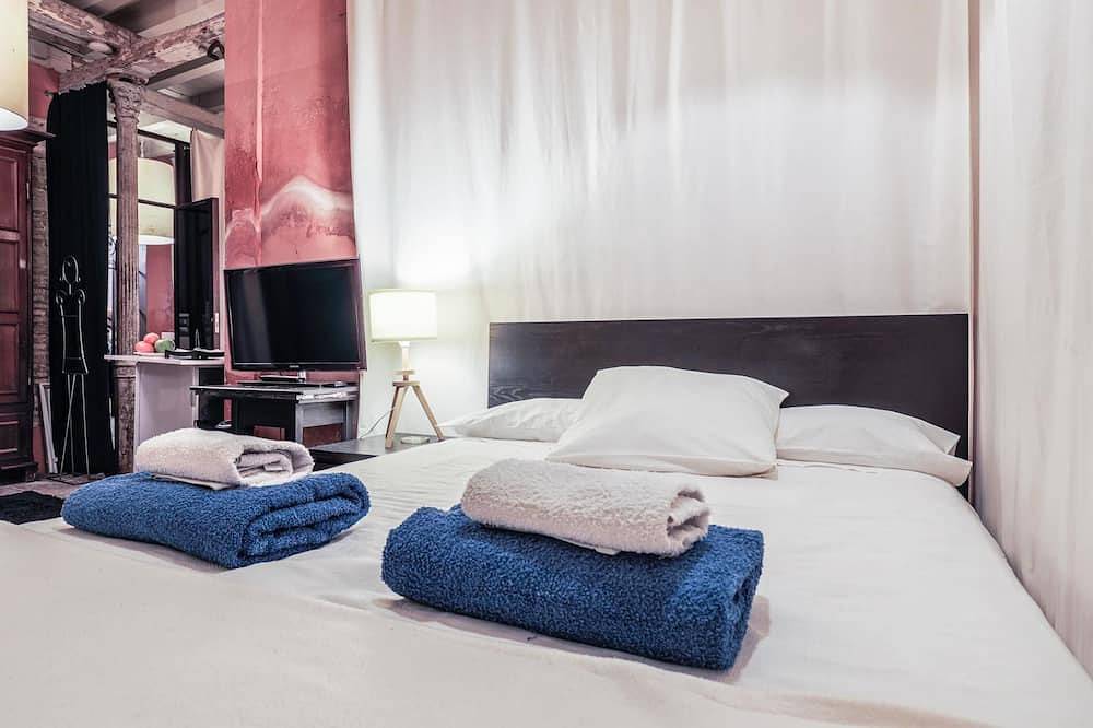 Entire apartment, The house of the restoration architect Aire in Casco Antiguo, Sevilla