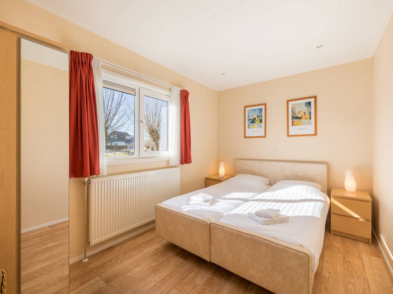 Detached villa with washing machine, around a lake area in Drenthe