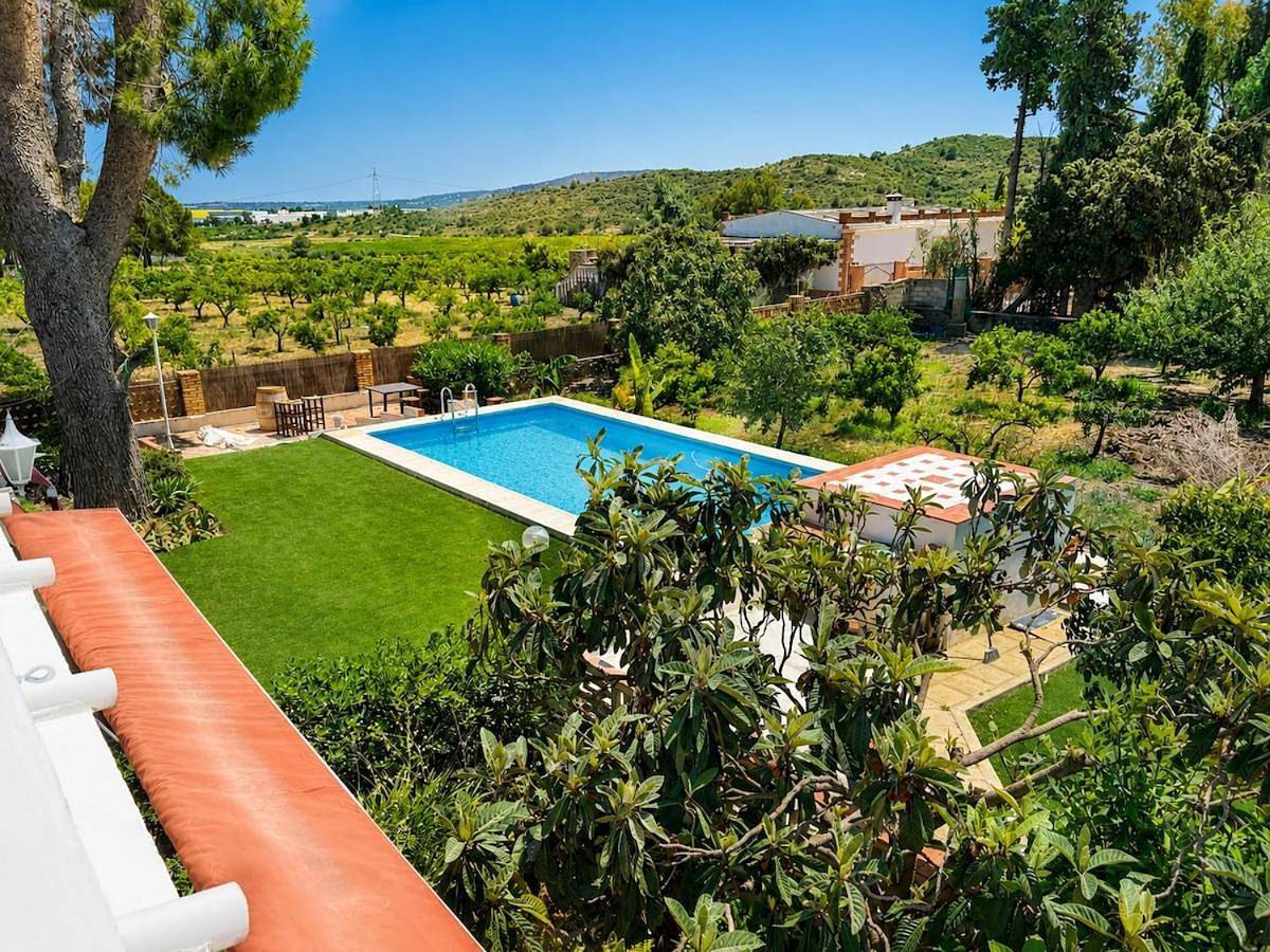 Chalet con piscina en plena naturaleza, aire puro in Cheste, Province de Valence