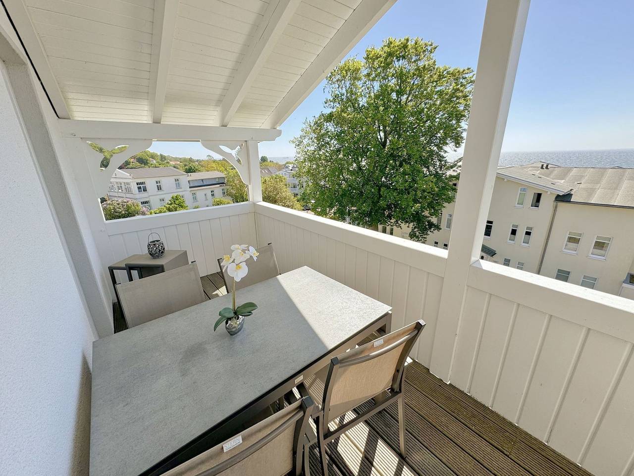 Ganze Ferienwohnung, P: Villa Fernsicht Whg. 11 Lieblingsausblick mit Balkon - Villa Fernsicht Whg. 11 Lieblingsausblick mit Balkon in Göhren, Rügen