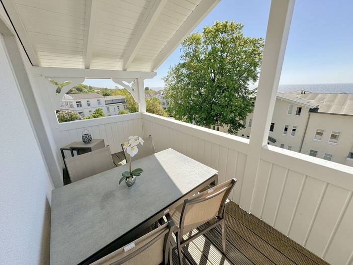 Ganze Ferienwohnung, P: Villa Fernsicht Whg. 11 Lieblingsausblick mit Balkon - Villa Fernsicht Whg. 11 Lieblingsausblick mit Balkon in Göhren, Rügen