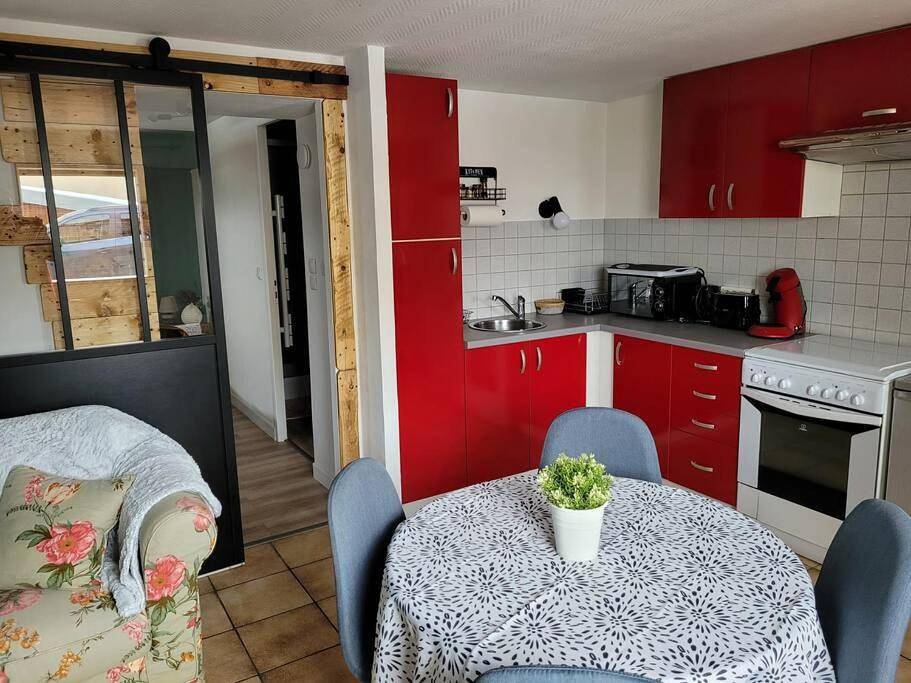 Appartement entier, One-Bedroom Apartment in Mouthe-Lac et Mont d’Or, Parc naturel régional du Haut-Jura