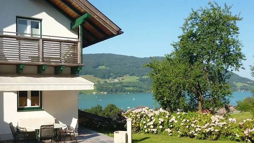 Ferienwohnung für 3 Personen, mit Balkon und Terrasse sowie Garten in Traunviertel