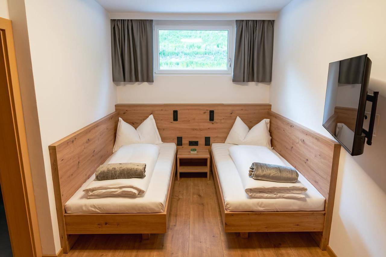 Self Service Hotel Schnalser Hof in Schnalstal, Naturns