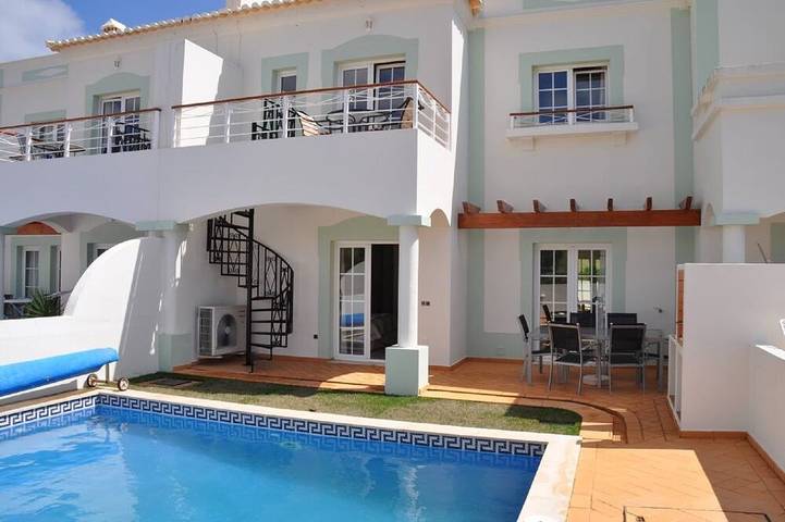 Villa für 8 Personen, mit Balkon - 1