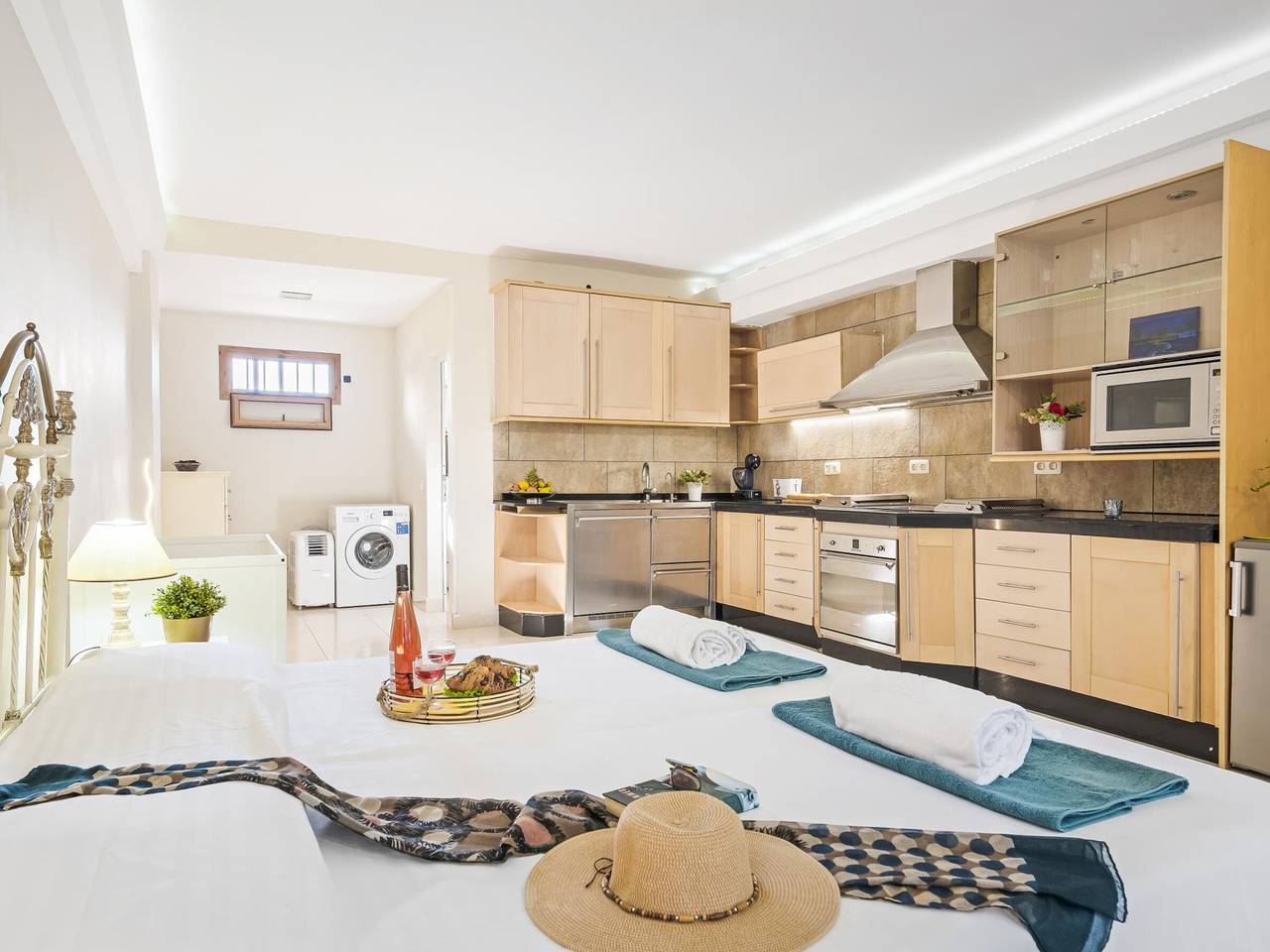 Entire apartment, Cozy studio with Wi-Fi in the heart of nightlife in San Eugenio Alto, Adeje