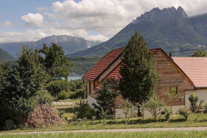 Villa voor 8 personen, with Balkon and Terras as well as Tuin and Uitzicht op het meer in Saint-Jorioz