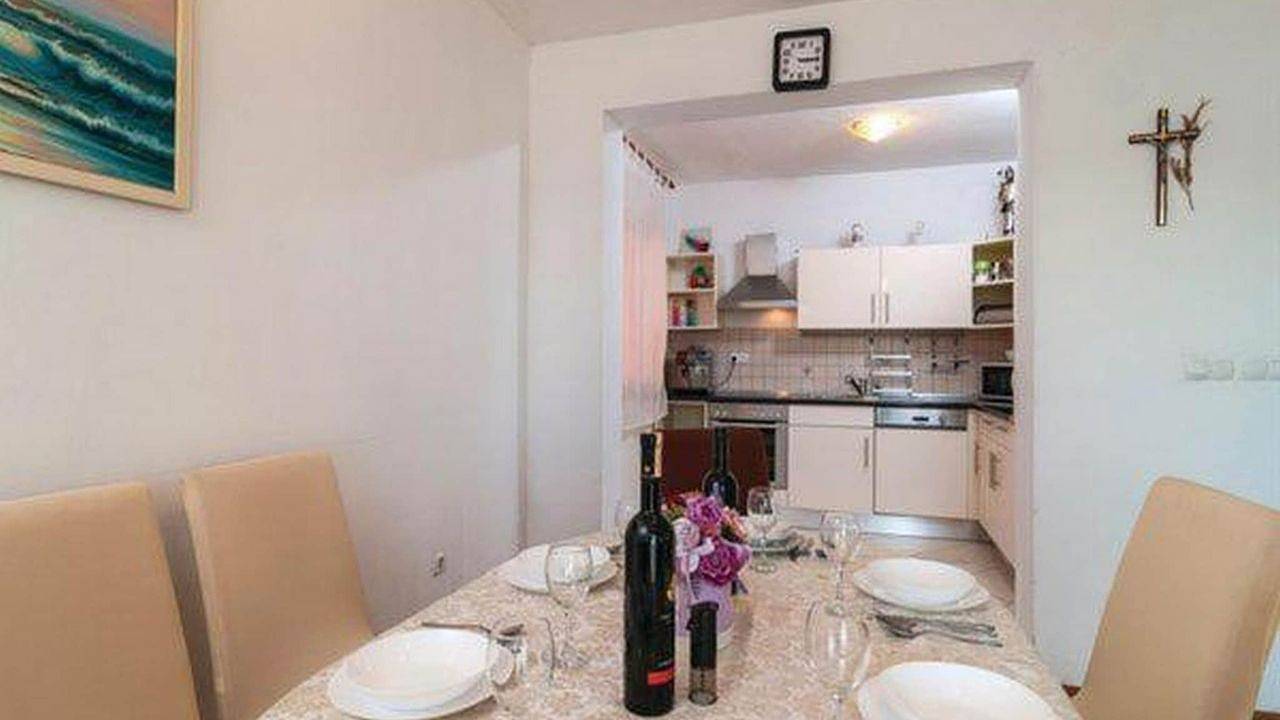 Cały apartament wypoczynkowy, Apartament wakacyjny dla 9 osób z ogród in Stanici, Żupania splicko-dalmatyńska