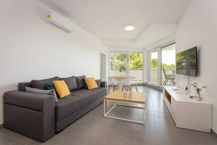 Ferienwohnung für 6 Personen, mit Balkon in Premantura