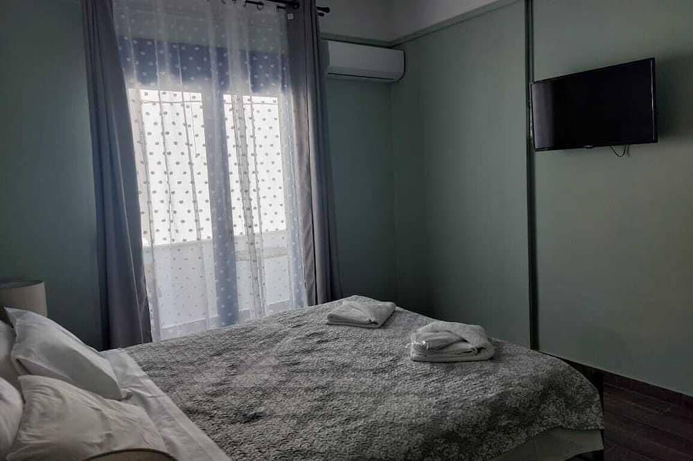 Ganze Wohnung,  Omega Rooms Anaxos family run apartments with pool just 400m to the beach in Petra (Griechenland), Lesbos