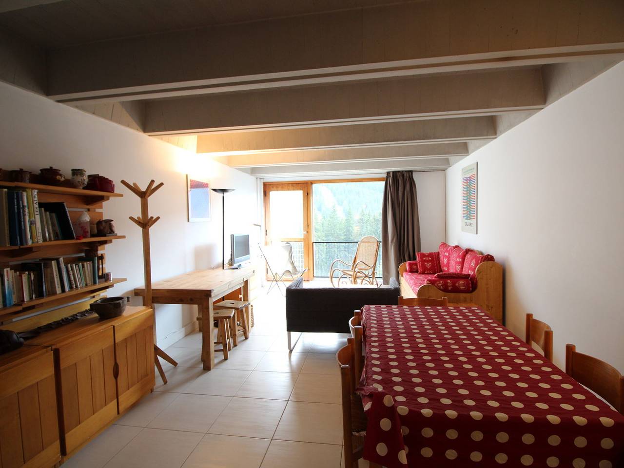 Entire apartment, Renovated 3-Room Apartment for 8 People, 50m from Slopes - Cassiopée Residence, Flaine Forum in Flaine, Arâches-la-Frasse