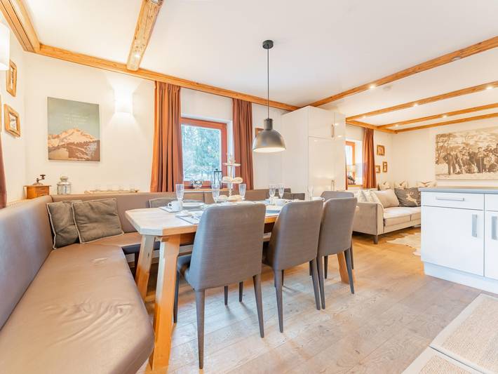 Chalet mit Ski-in und Ski-out Lage & Terrasse in Sankt Johann in Tirol, Kaisergebirge