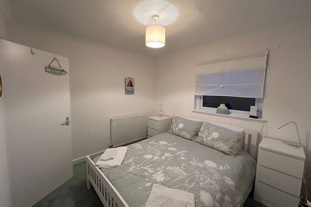 Mitch’s Cottage ,  Cosy 3 bedroom bungalow in Firth Of Clyde