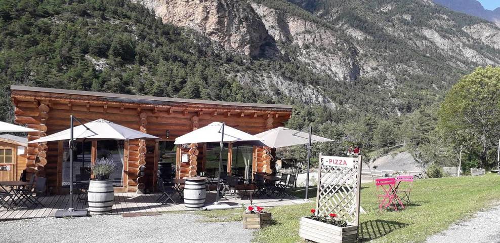 Gîte pour 6 personnes, avec jacuzzi ainsi que piscine et jardin à Jausiers - 4