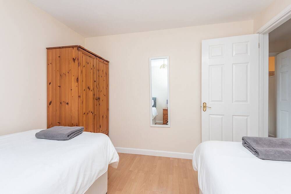 Atlantic View, Mawgan Porth with sea views in Mawgan Porth, Cornwall