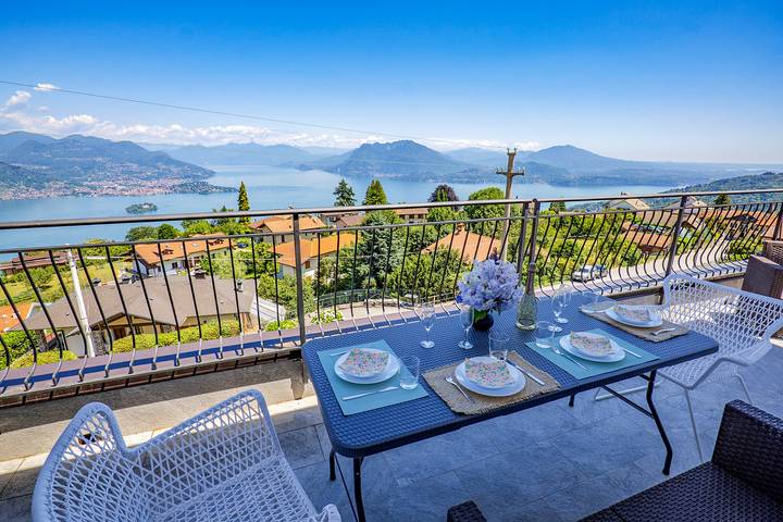 Ferienwohnung für 6 Personen, mit Balkon und Whirlpool sowie Garten und Seeblick in Comune di Stresa - 2