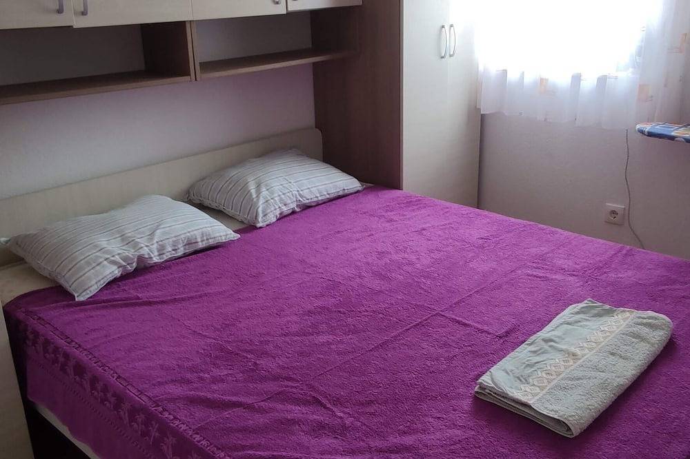 Ganze Wohnung, Cozy apartment few meters from the beach! in Promajna, Makarska Riviera