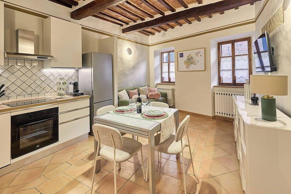 Entire apartment, Vicolo Nobile - Romantic Heart of Montepulciano in Montepulciano, Siena Province