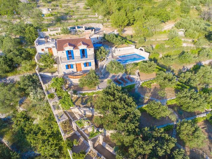 Ferienhaus für 5 Personen, mit Balkon/Terrasse und Garten sowie Pool in Makarska - 2