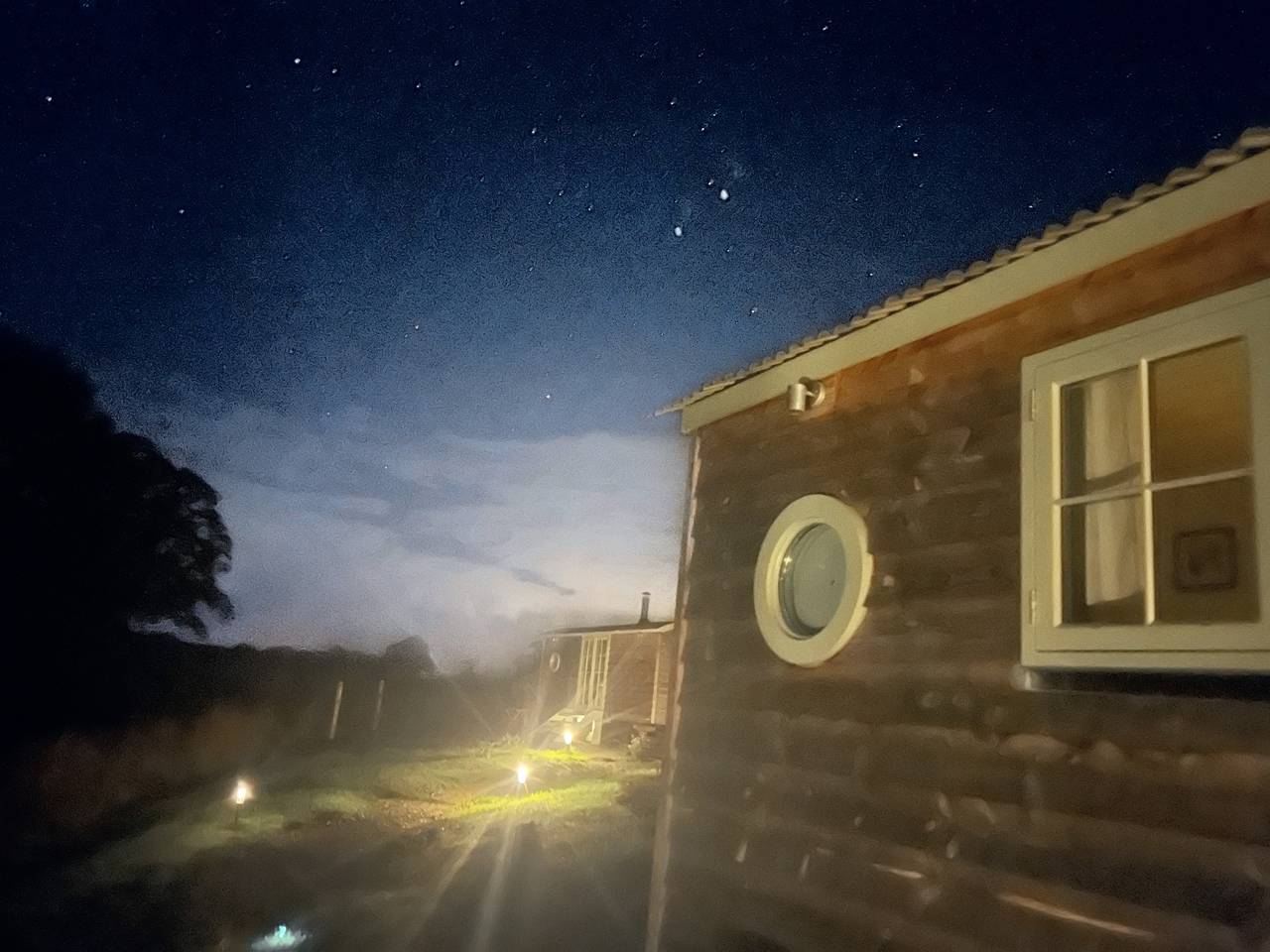 Cosy Owls Roost Hut with Private Hot Tub in Chittlehampton, Devon