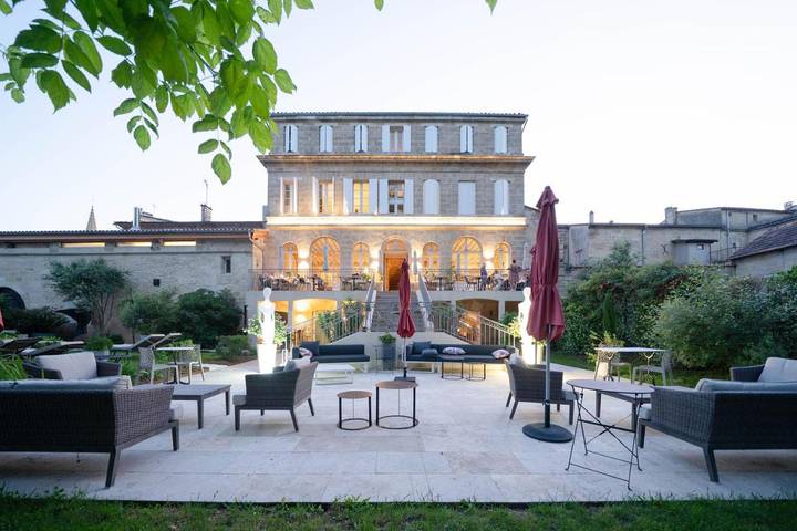 Chambre d’hôte pour 2 personnes, avec piscine et jardin ainsi que jacuzzi et sauna à Lussac