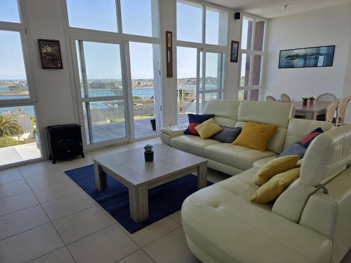 Appartement entier, Appartement spacieux avec vue mer incroyable proche plage et port in Landéda, Région de Brest