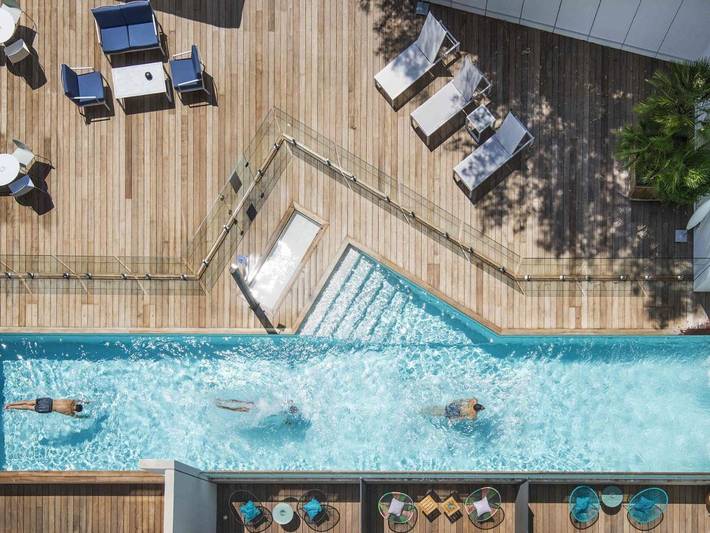 Hôtel pour 2 personnes, avec jacuzzi ainsi que piscine et jardin