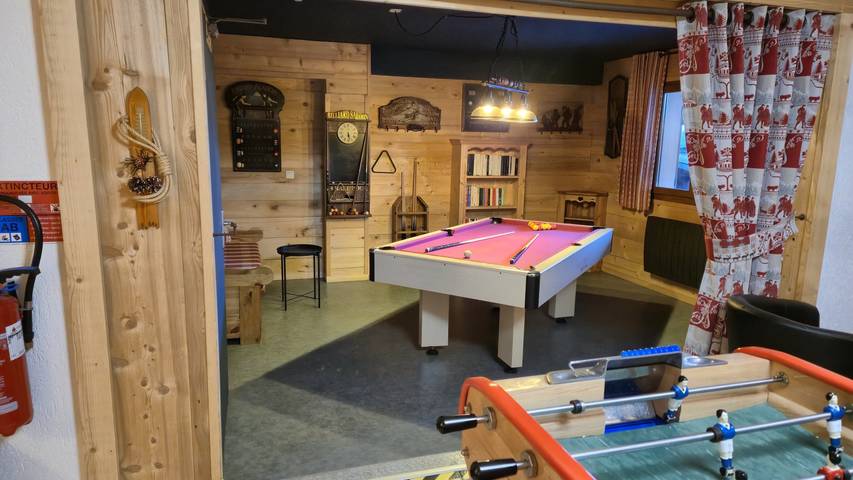 Gîte pour 19 personnes, avec terrasse et vue sur le lac ainsi que jardin et sauna, animaux acceptés à Chatel - 4