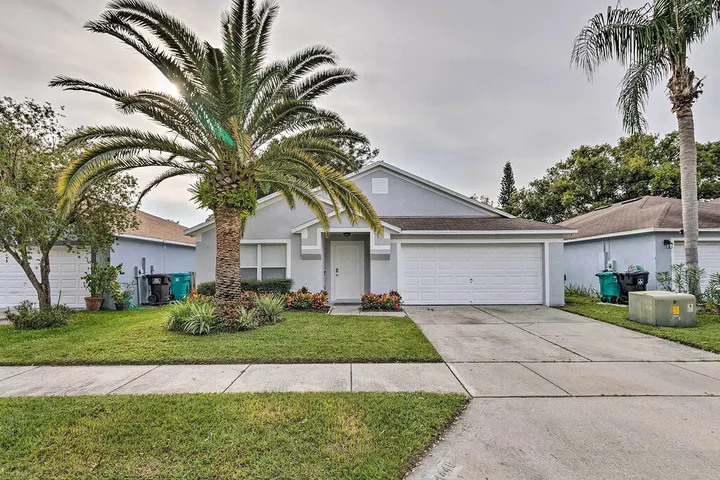 Vacation house for 10 people, with yard - 1