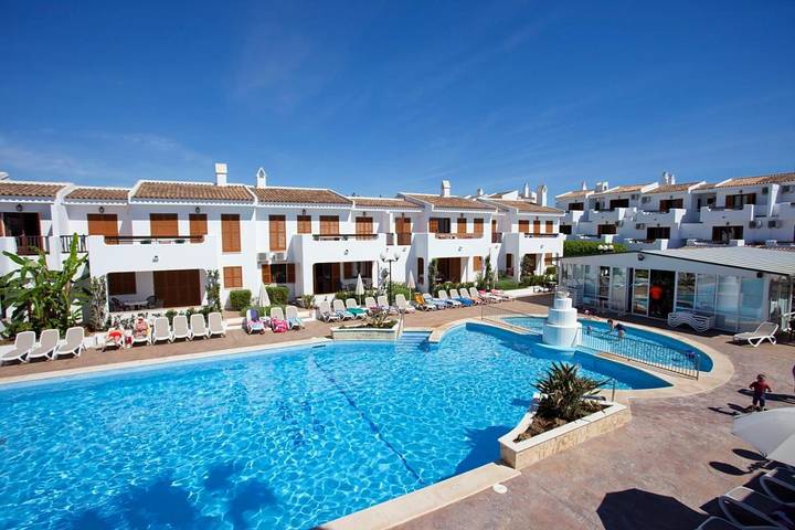 Apartamento de vacaciones para 5 personas, con piscina además de jardín y vistas - 1