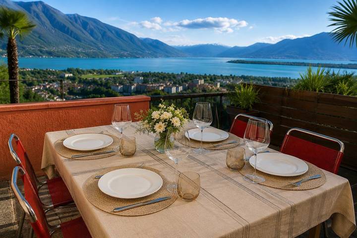 Ferienwohnung für 4 Personen, mit Terrasse und Seeblick sowie Ausblick in Gordola