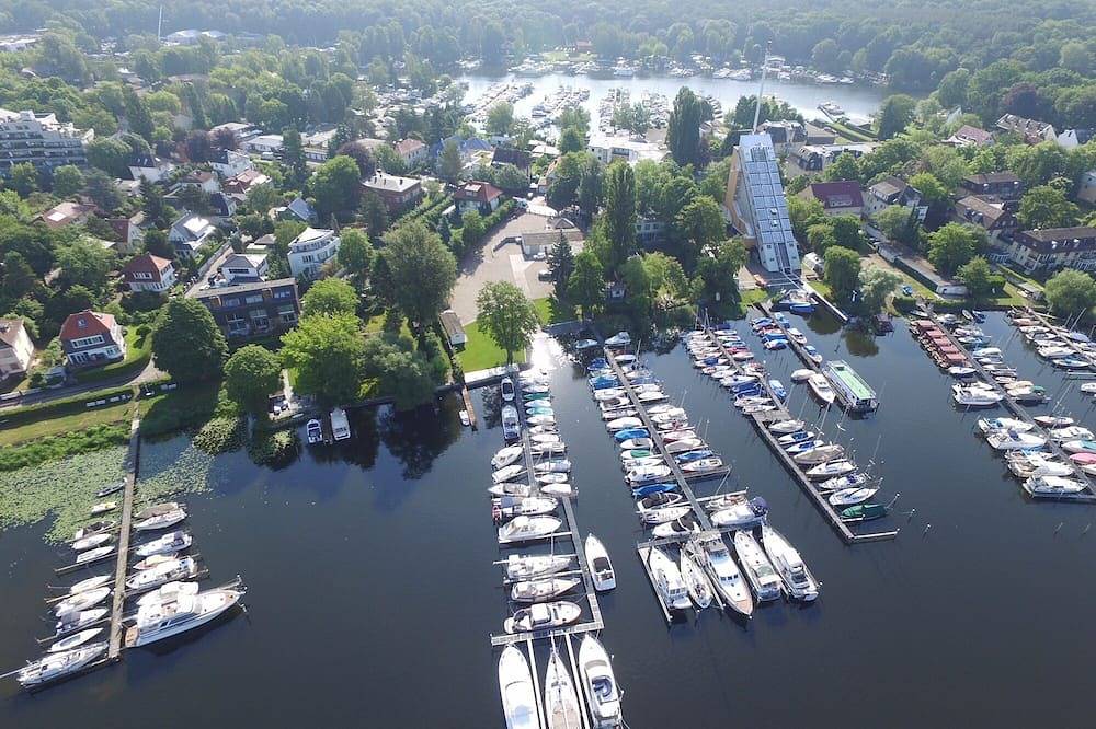 Ganze Wohnung, Bunk by the water in Berlin Wilhelmstadt, Berlin