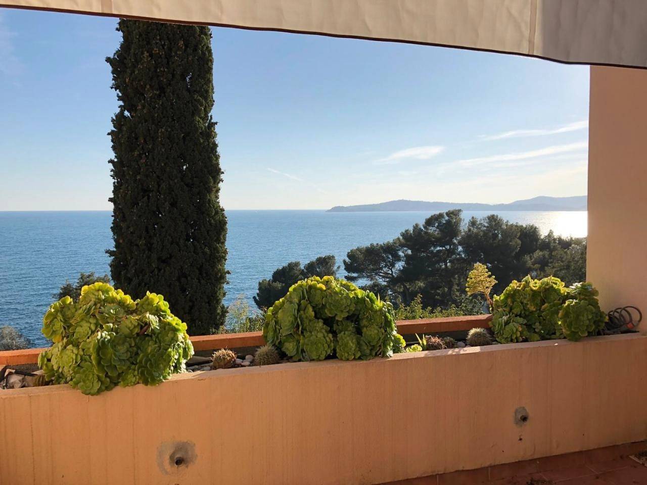 Appartement entier, Apartment in Cap-d'Ail, Côte méditerranéenne (France)