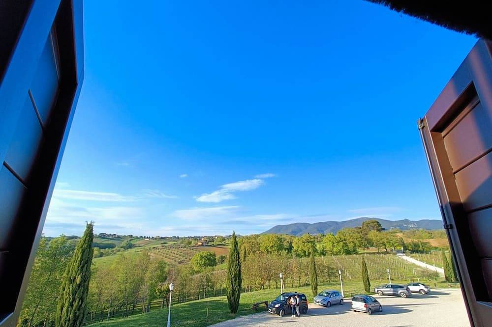 Apartamento entero, Apartamento 'Tenuta Marchesi Fezia - 7' con piscina compartida, Wi-Fi y aire acondicionado in Narni, Provincia de Terni