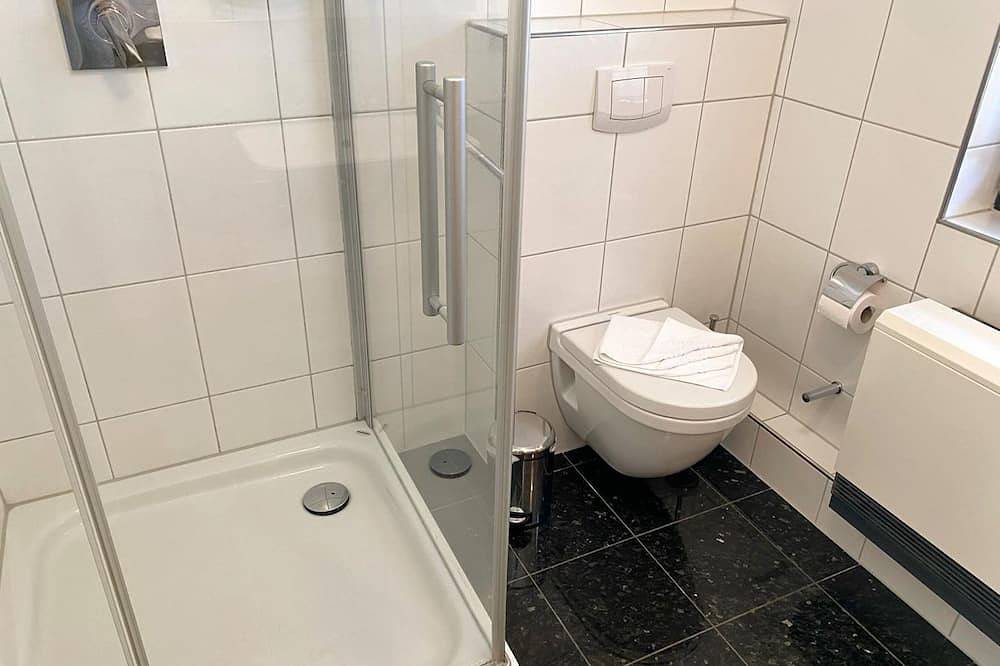 Groß Stresow - Irmi´s Kate - Ferienhaus und Doppelhaushälfte mit großem Garten - in Groß Stresow, Putbus