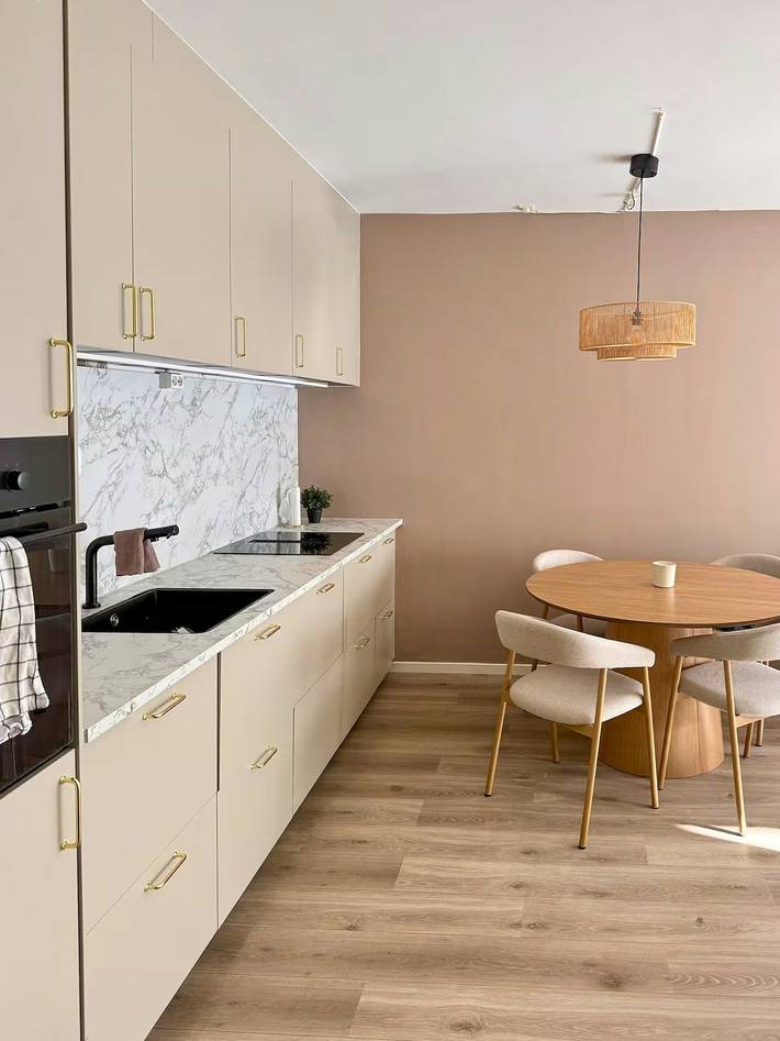 Ganze Wohnung, Helle Wohnung in Storo mit Balkon in Nordre Aker, Oslo