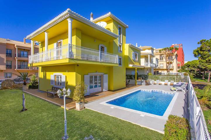Villa voor 6 personen, met tuin in Praia da Oura
