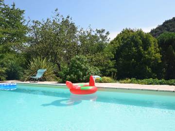 Gîte pour 6 personnes, avec piscine ainsi que terrasse et jardin à Lalevade-d'Ardèche
