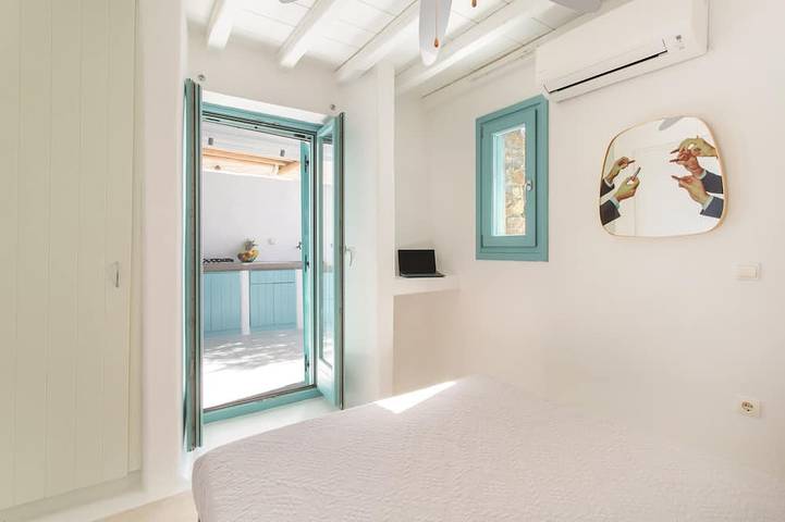 An elegant Villa with infinity pool and a breathtaking sea view in Kalafati, Mykonos