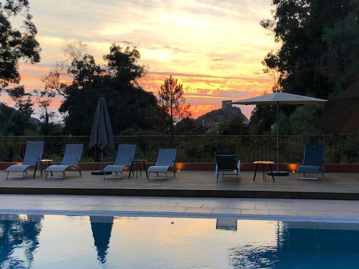 Hôtel pour 2 personnes, avec Balcon et Terrasse ainsi que Jardin et Piscine