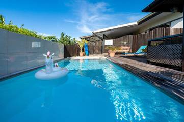 Auberge pour 4 personnes, avec vue ainsi que jardin et piscine dans Taravao