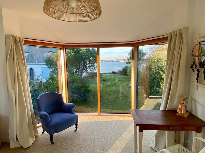 Location de vacances pour 6 personnes, avec terrasse ainsi que vue et jardin dans Le Cabellou - 4